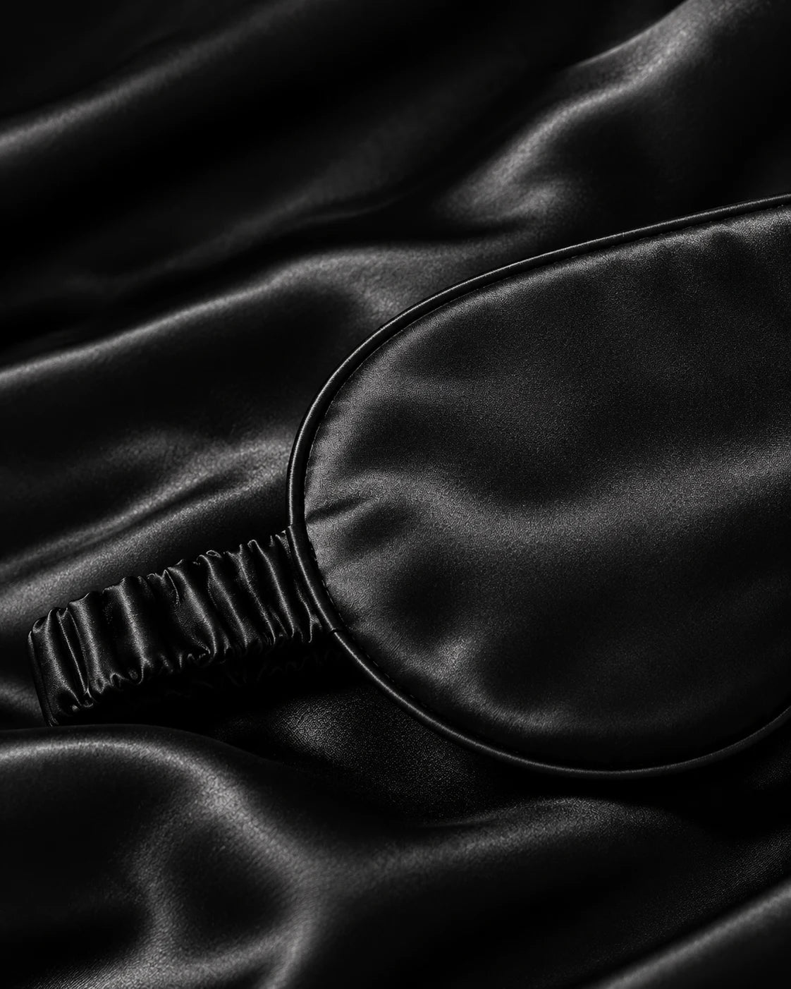 Smoozely Cloud Silk sleep mask in midnight black
